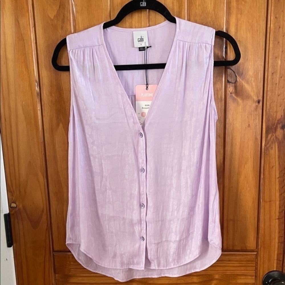 Cabi Bouquet Top Small New Lilac Purple lavender sleeveless button front v neck